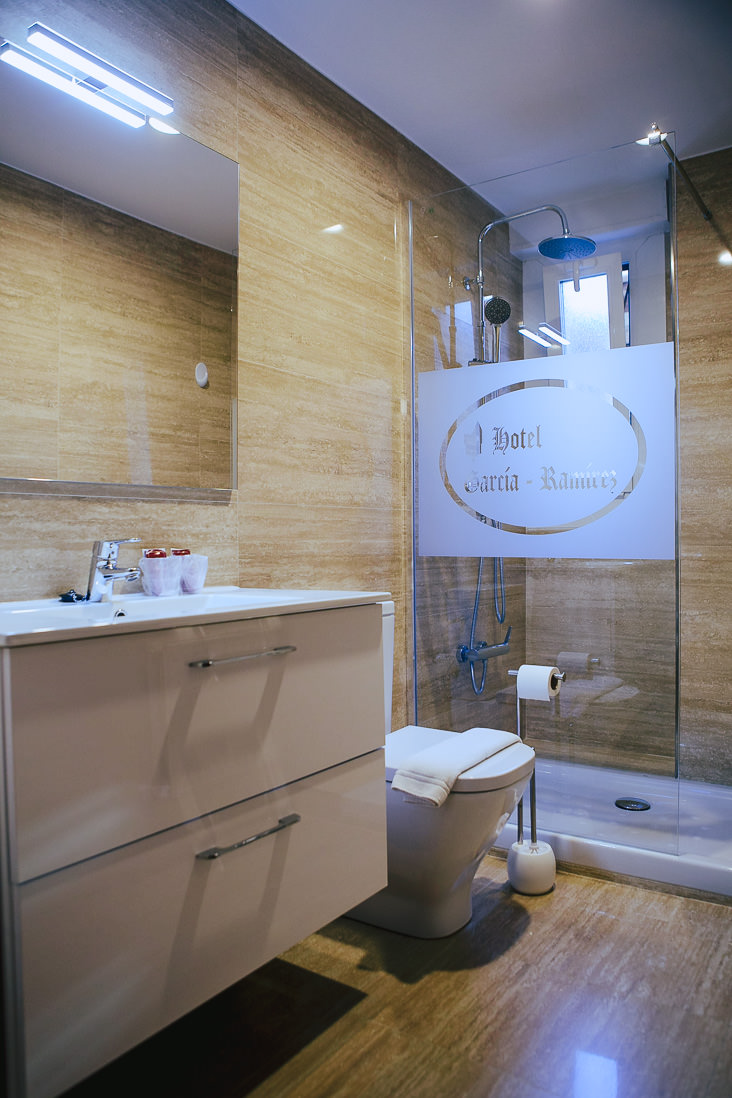 Habitaciones con ba&ntilde;o privado